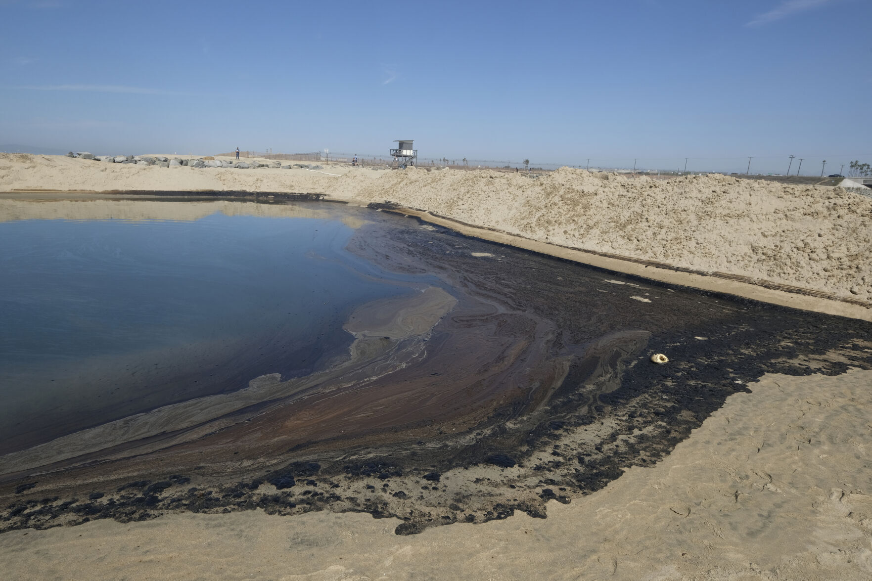 APTOPIX California Oil Spill